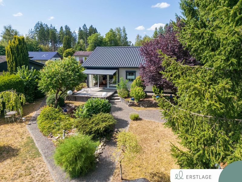 WO DER GARTEN ZUM WOHNZIMMER WIRD - IDYLLE IN DER WALDSIEDLUNG